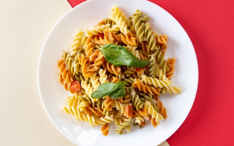Pasta with Tomato, Garlic & Basil